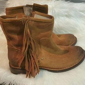 UGG boots size 7.5 leather fringe